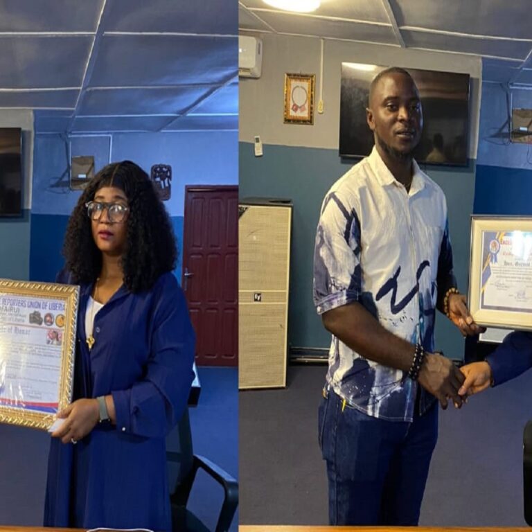 Director General receive recognition