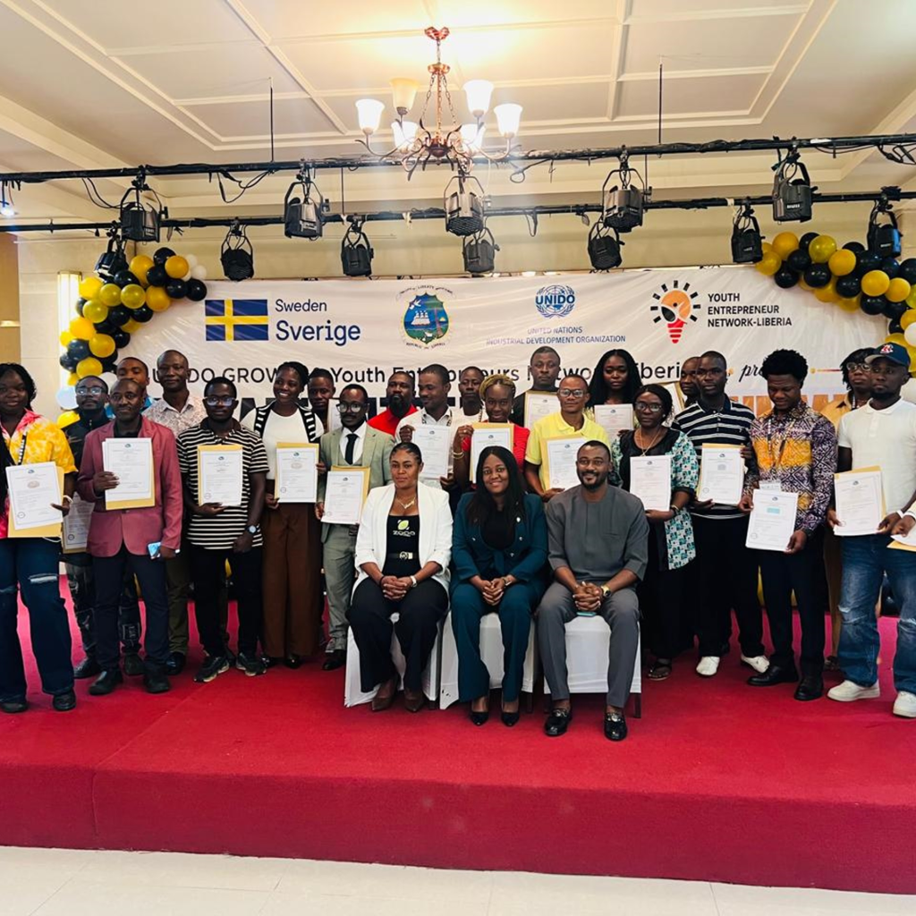 Business clinic supporting entrepreneurs and cooperatives